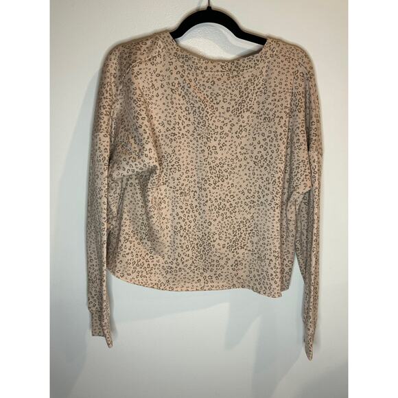 Hippie Rose Cropped Long Sleeve Leopard Medium Sweater Size Medium - Picture 6 of 9
